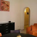 Noir 3*